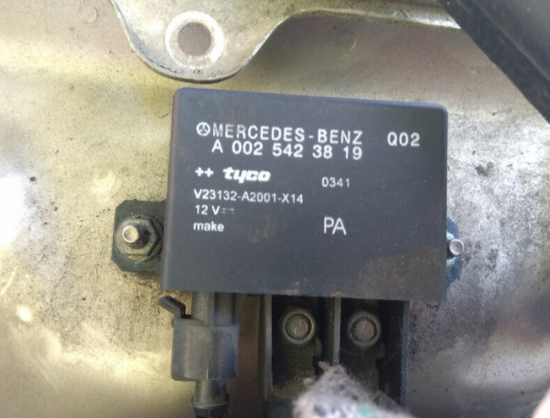 Реле A0025423819   Mercedes E-Class