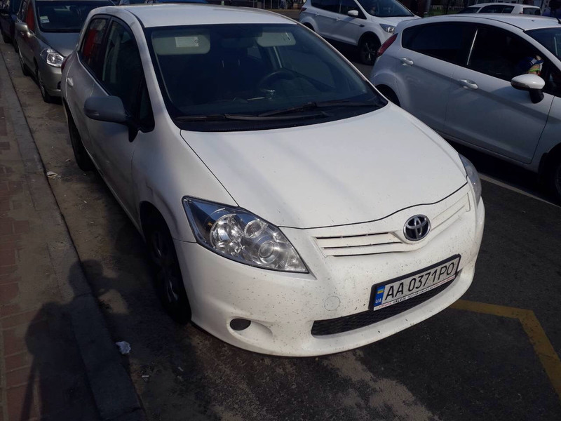 Двері задні праві голі Toyota Auris  2012 хетчбек 1.4 Бензин 