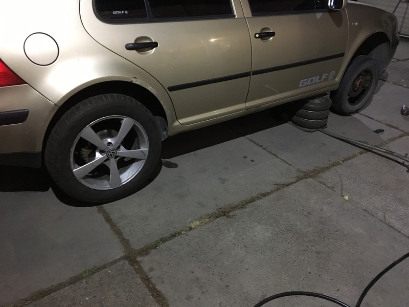 Диск литой Volkswagen Golf 4 хэтчбек 2000 г.  1.9 л дизель Ровно