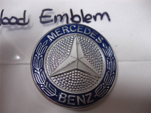 Эмблема решетки радиатора 123 880 00 88   Mercedes E-Class