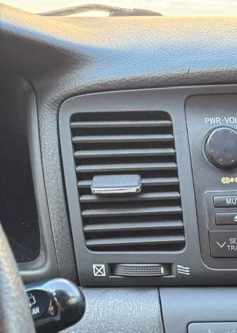 Дефлектор вентиляции Toyota Corolla  2006 хэтчбек 1.8 Бензин 