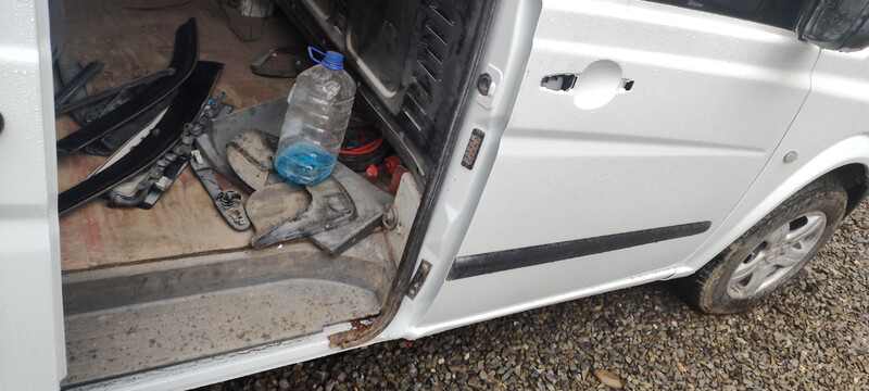 Молдинг крыла Mercedes-Benz Vito  2006 2.2 Дизель Рахов