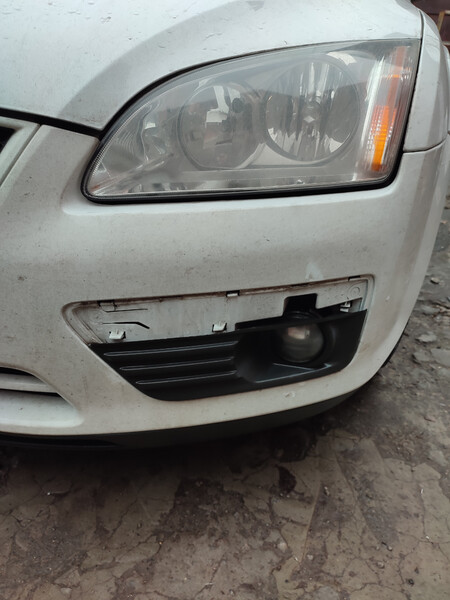 Молдинг над птф левый Ford Focus 2  2007 универсал 1.6 Дизель Киев