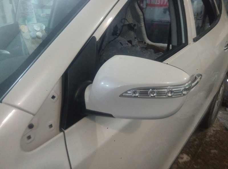 Кузовной молдинг возле зеркала и переднева крила Hyundai ix35  2013 2.0 Дизель Киев