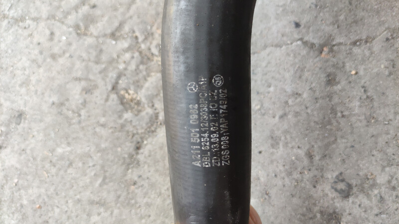 Патрубок радиатора Mercedes E-Class универсал 2003 г.  2.7 л дизель Новомосковск