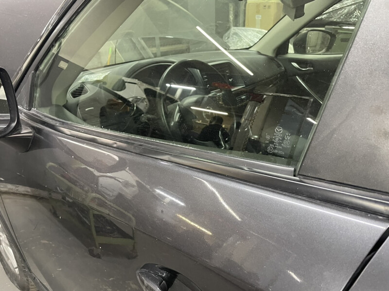 Молдинги дверей передней и задней (возле стекол) Mazda CX-5  2015 2.0 Бензин 