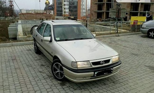 Крыло переднее левое Opel Vectra A  1991 2.0 Бензин Коростень