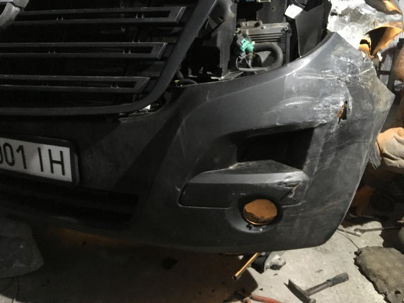 Бампер передній 4419247   Opel Movano