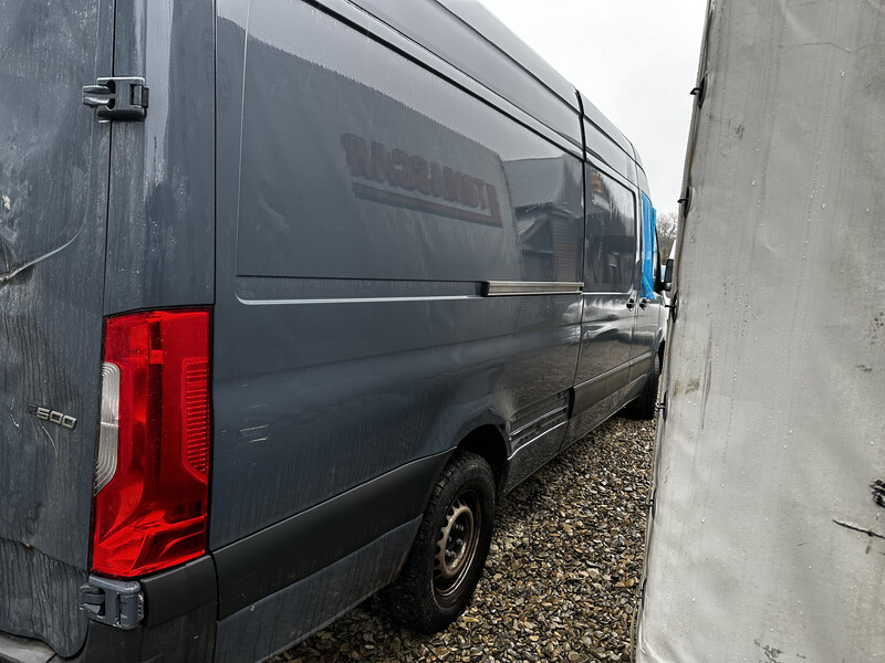 Листва задня Mercedes Sprinter 2020 г.  3.0 л дизель Снятин