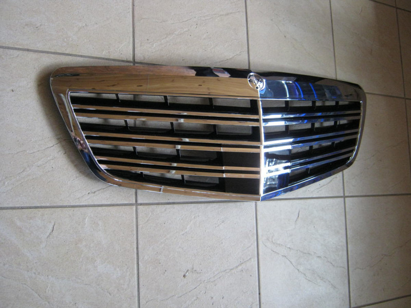 Решітка радіатора Mercedes S-Class 2011 р.  6.3 л бензин Бровари