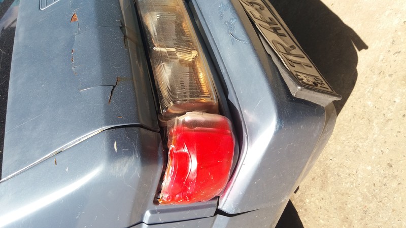 Передний правый указатель поворота и фара задняя правая Nissan Vanette C22  1992 2.4 Бензин Одесса