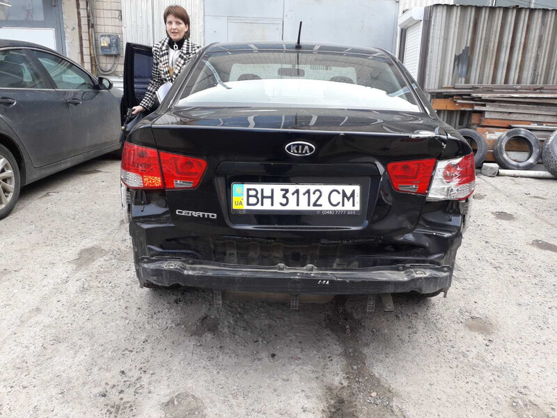 Кришка багажника гола 692001M050   Kia Cerato