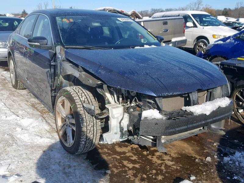 Бампер передний Volkswagen Passat 2014 г.  2.5 л бензин Кременчуг