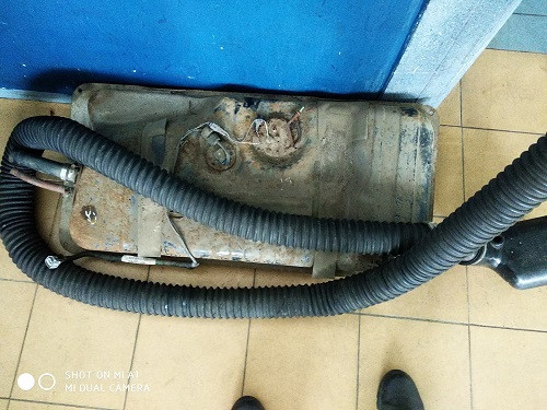 Топливный бак 7700160500   Toyota Land Cruiser