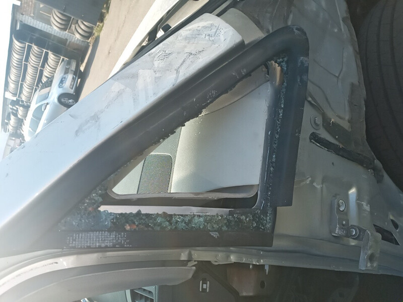 Скло праве переднє (трикутник) Volkswagen Touran  2013 универсал 1.6 Дизель Черкассы