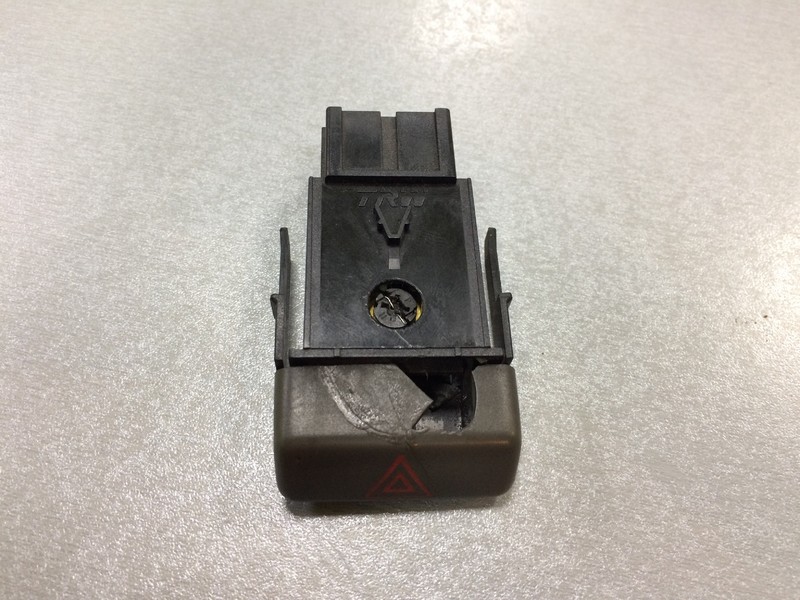 Кнопка аварийки Volvo S40 DCi 81kw 1998 2.0 Бензин Хмельницкий