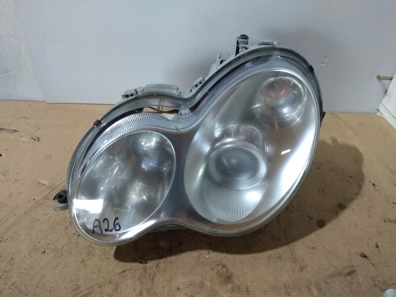 Фара левая Mercedes C-Class 2003 г.  2.2 л дизель Мукачево