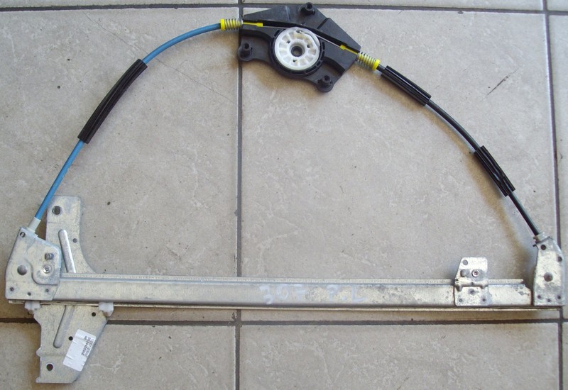 Механизм стеклоподъемника левая передняя дверь Peugeot 307  2003 1.6 Бензин Киев