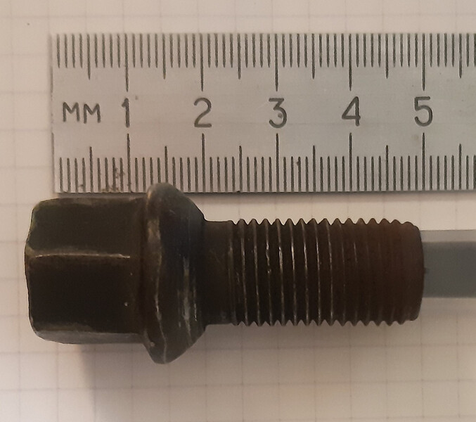 Болт крепления диска колеса к ступице Volkswagen Caddy 3  2007 2.0 Дизель 