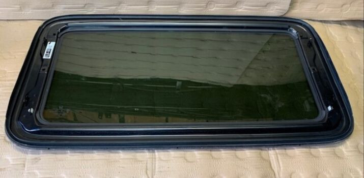 Скло люка 70200-TLO-G21   Honda Accord