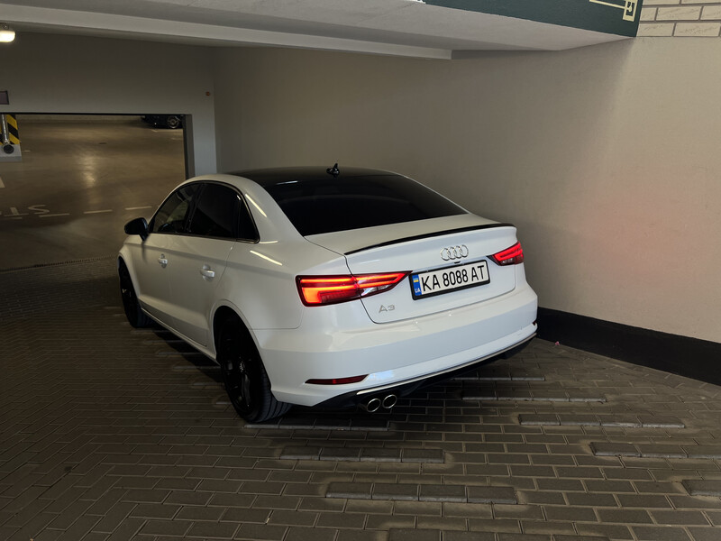 Крышка багажника Audi A3  2017 2.0 Бензин Киев