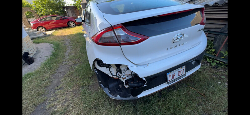 Задній бампер з накладкою в зборі білий Hyundai IONIQ Electric 2017 хетчбек 1.0 Электро 