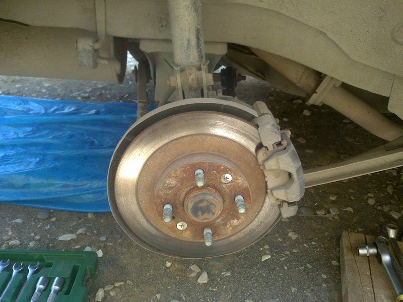 Тормозной суппорт Mazda 323  1997 1.5 Бензин Каменское