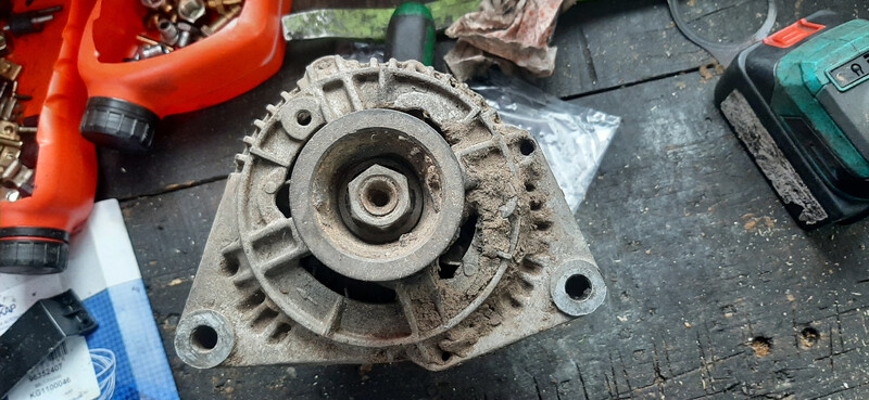 Генератор Mercedes-Benz Vito  1997 2.3 Дизель Згурівка