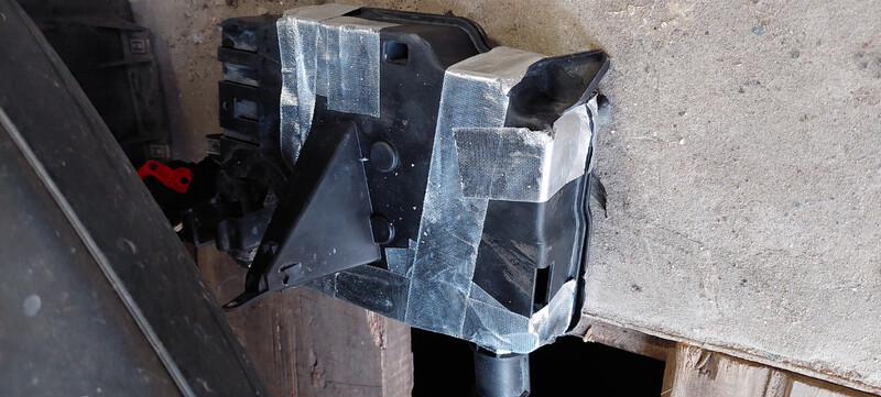 Пластиковая коробка-защита блока управления Ford Focus 3  2014 2.0 Бензин 