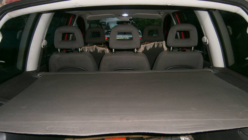 Шторка багажного відділення Volkswagen Sharan  2002 2.0 Бензин 