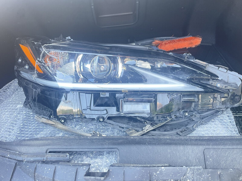 Фара правая Lexus ES 2020 г.  2.5 л бензин Киев