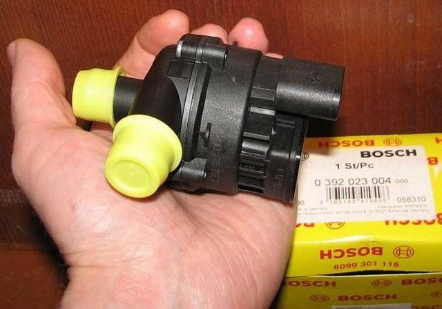 Насос циркуляционный Mercedes-Benz Vito  2003 2.2 Дизель Новопсков