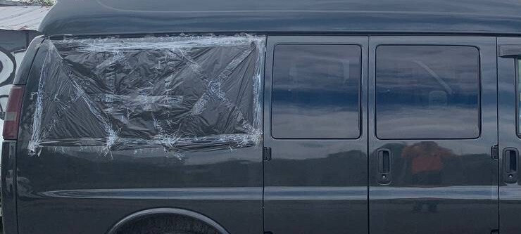 Стекло боковое Chevrolet Express 2004 г.  Киев