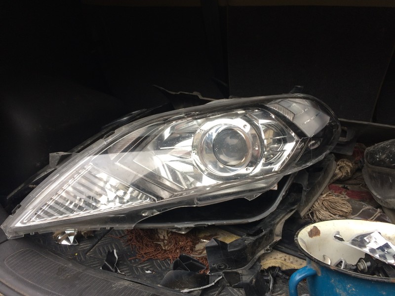 Основная фара - вставка Honda FR-V  2008 1.8 Бензин Винница