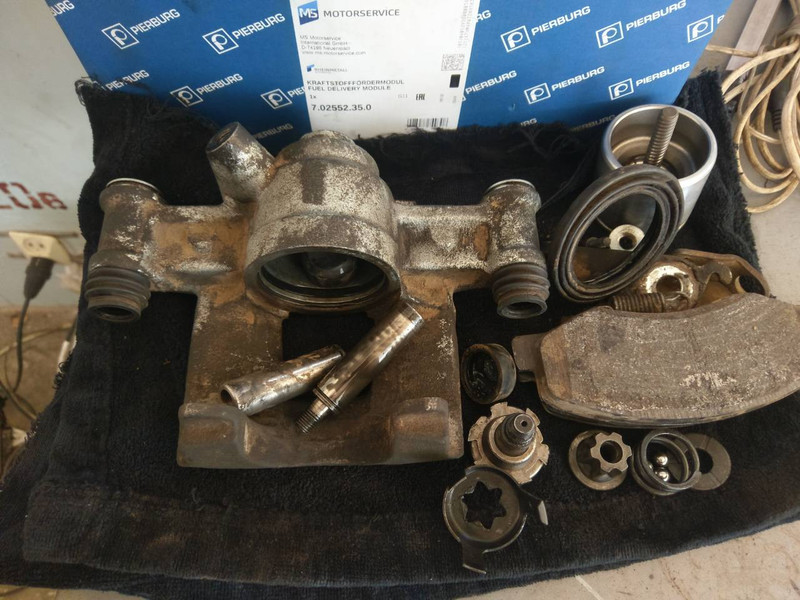 Тормозной суппорт Renault Master 2012 г.  2.3 л дизель Киев