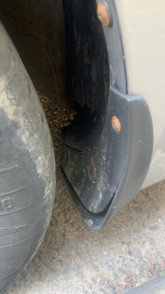 Брызговик передний Hyundai Sonata 6  2011 2.0 Бензин Тернополь