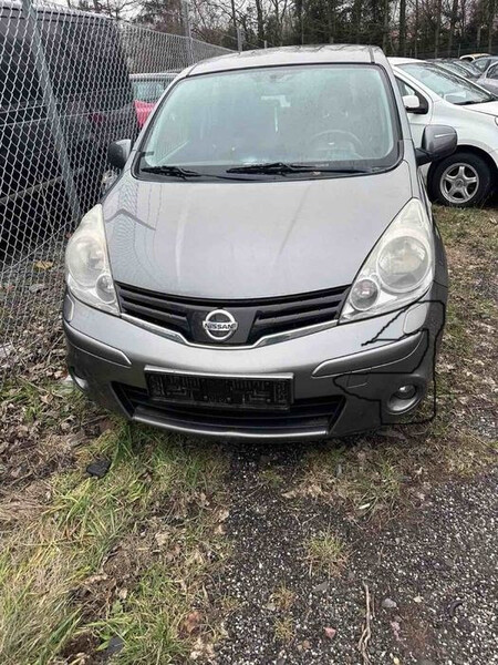 Ободок/окантовка фары противотуманной, правый Nissan Note E11 хетчбек 2006 р.  1.4 л бензин