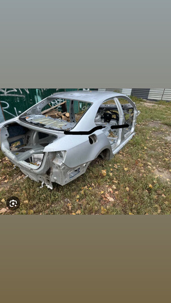 Крыша со стойками Volkswagen Jetta 6  2015 2.0 Бензин Киев