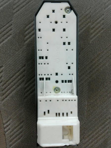 Блок управлением стеклоподьемниками водительская дверь Toyota Yaris  2008 1.5 Бензин Одесса