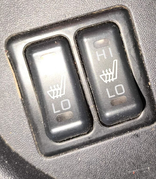 Конпки подогрева сидений Mitsubishi Grandis  2006 универсал 2.4 Бензин Николаев