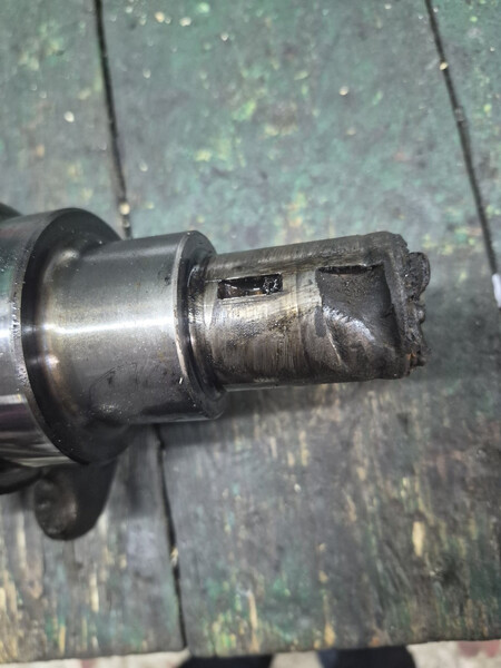 Ремонт вибитої шпонки на колінвалі Toyota Hilux  2006 2.5 Дизель Вараш