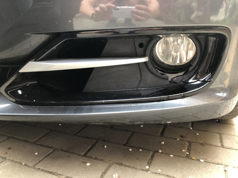 Решетки туманок BMW 3 Series  2013 2.0 Бензин Киев