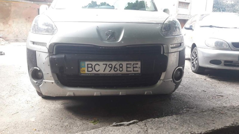 Бампер перід під лед Peugeot Partner  2014 1.6 Дизель Львов
