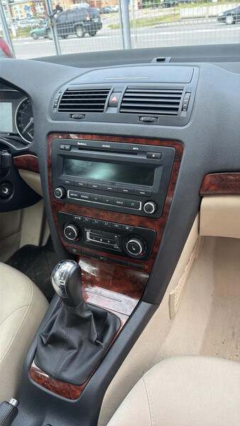 Автомагнитола Skoda Octavia  2009 хэтчбек 1.4 Бензин Винница