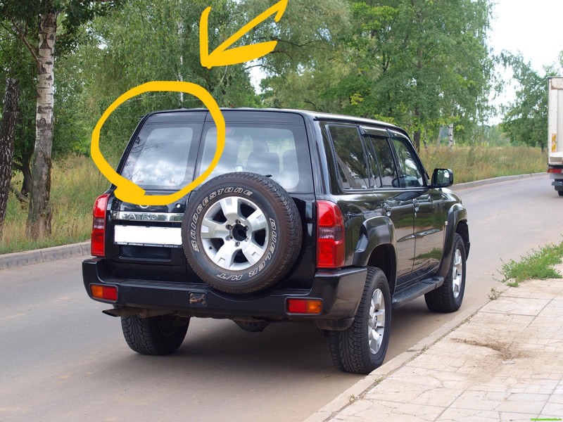 Стекло левой двери багажника Nissan Patrol Y61  2008 3.0 Дизель Киев