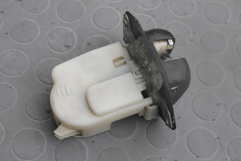 Замок кришки багажника Nissan Pathfinder R52  2014 2.5 Дизель 