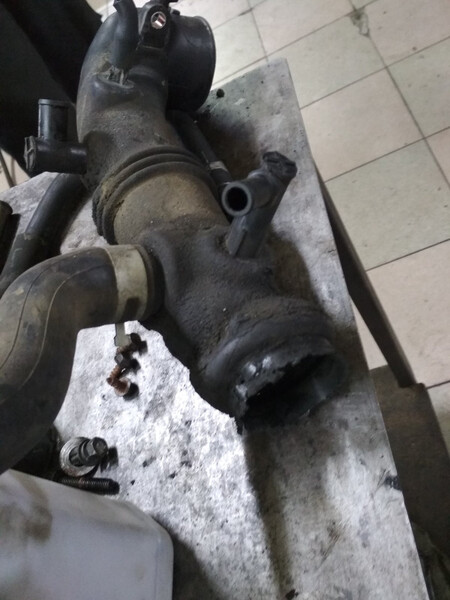 Воздуховод турбины Subaru Forester SG  2004 2.0 Бензин 