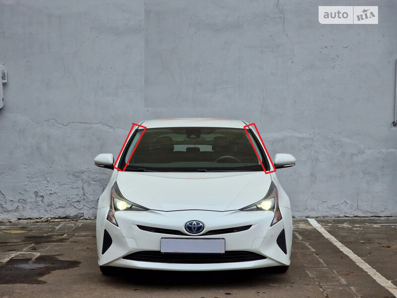 Молдінги Toyota Prius 40  2017 хетчбек 1.8 Гибрид 