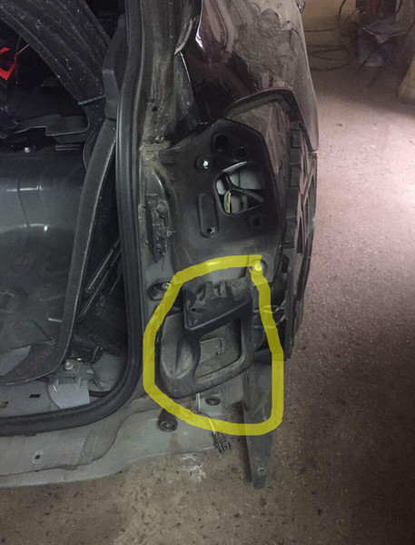 Кронштейн бамперу і фари lh Renault Laguna 3  2013 универсал 2.0 Дизель Львов