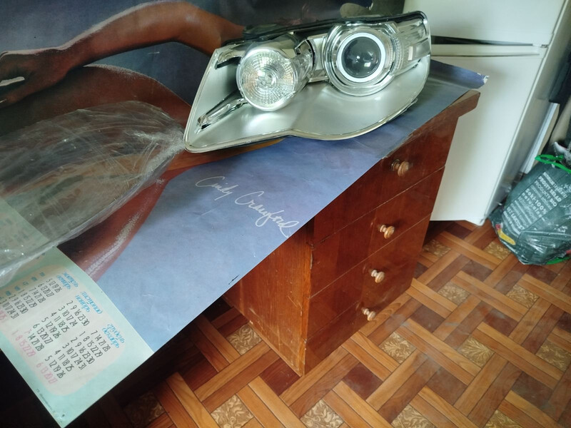 Фара правая ксенон Volkswagen Touareg  2008 2.0 Бензин 